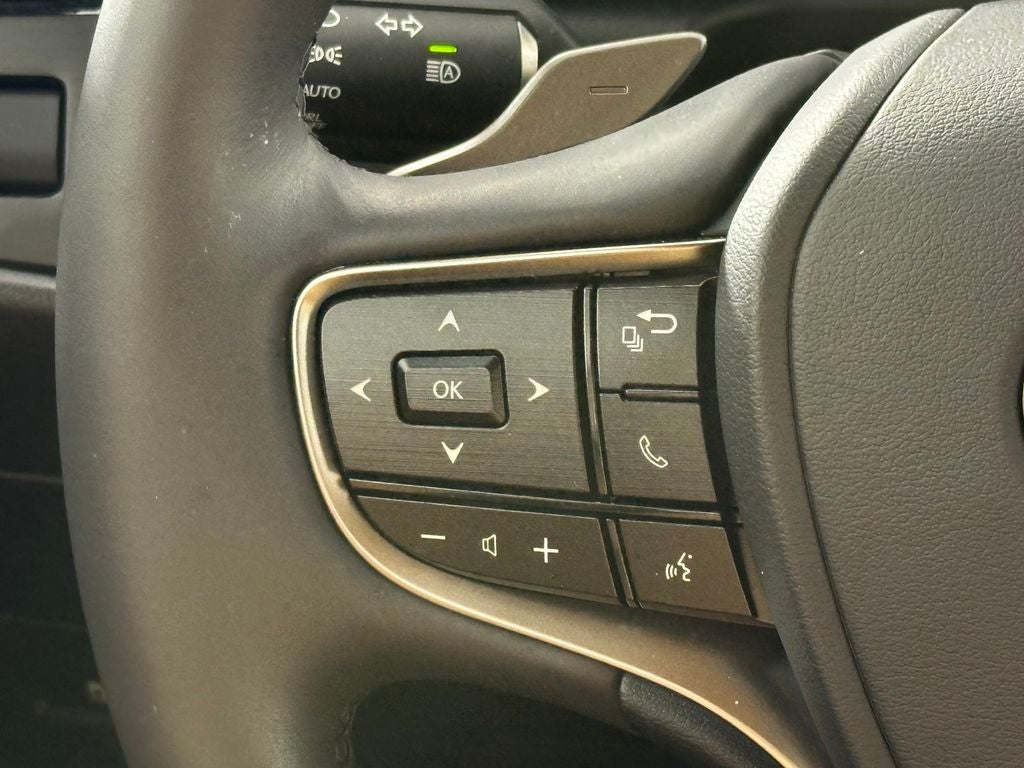 2022 Lexus ES 300h Premium