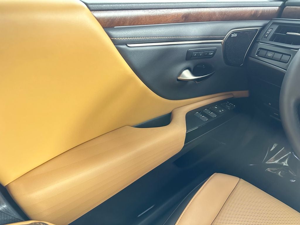2022 Lexus ES 300h Premium