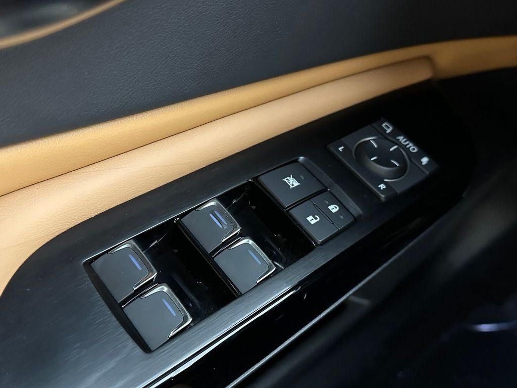 2022 Lexus ES 300h Premium