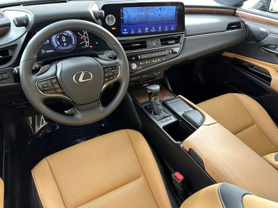 2022 Lexus ES 300h Premium