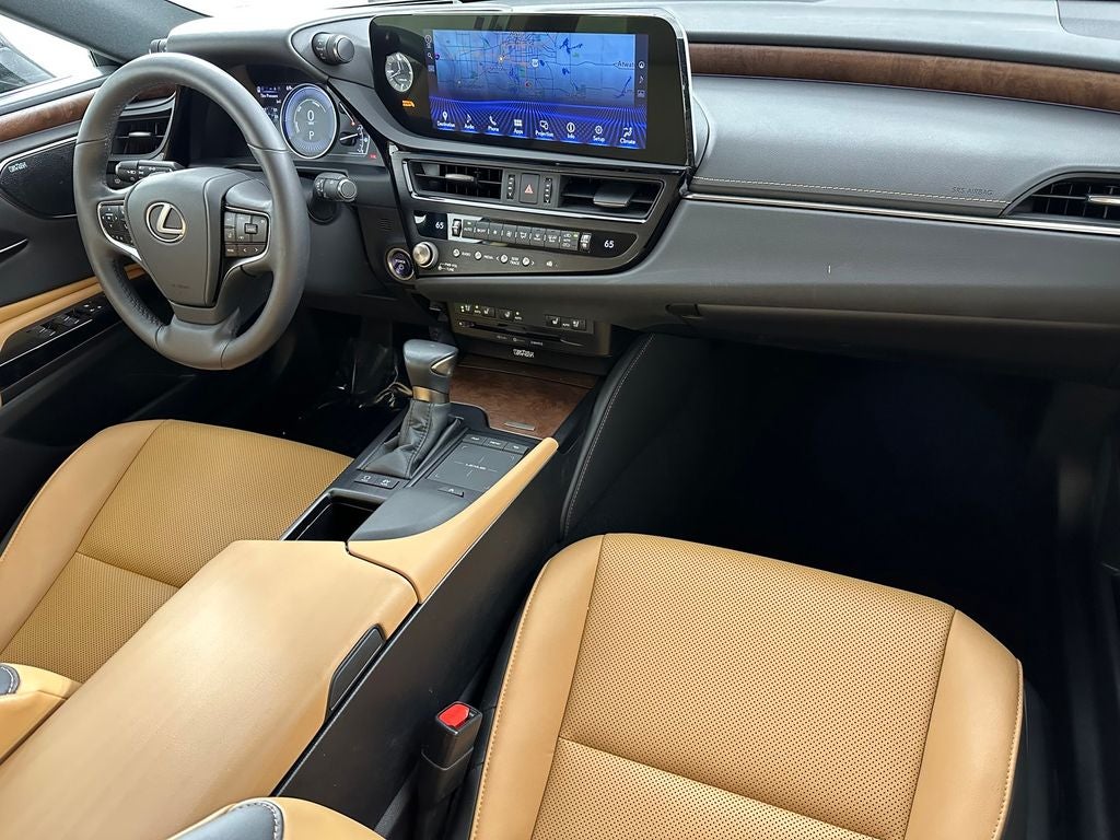 2022 Lexus ES 300h Premium