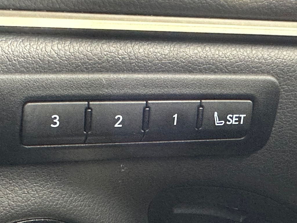 2022 Lexus ES 300h Premium