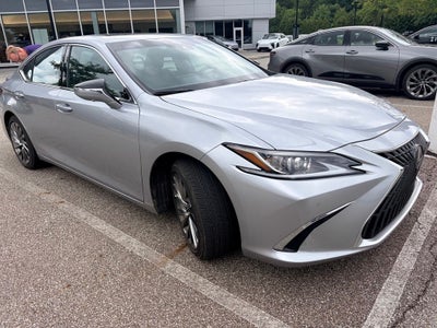 2025 Lexus ES 300h Luxury