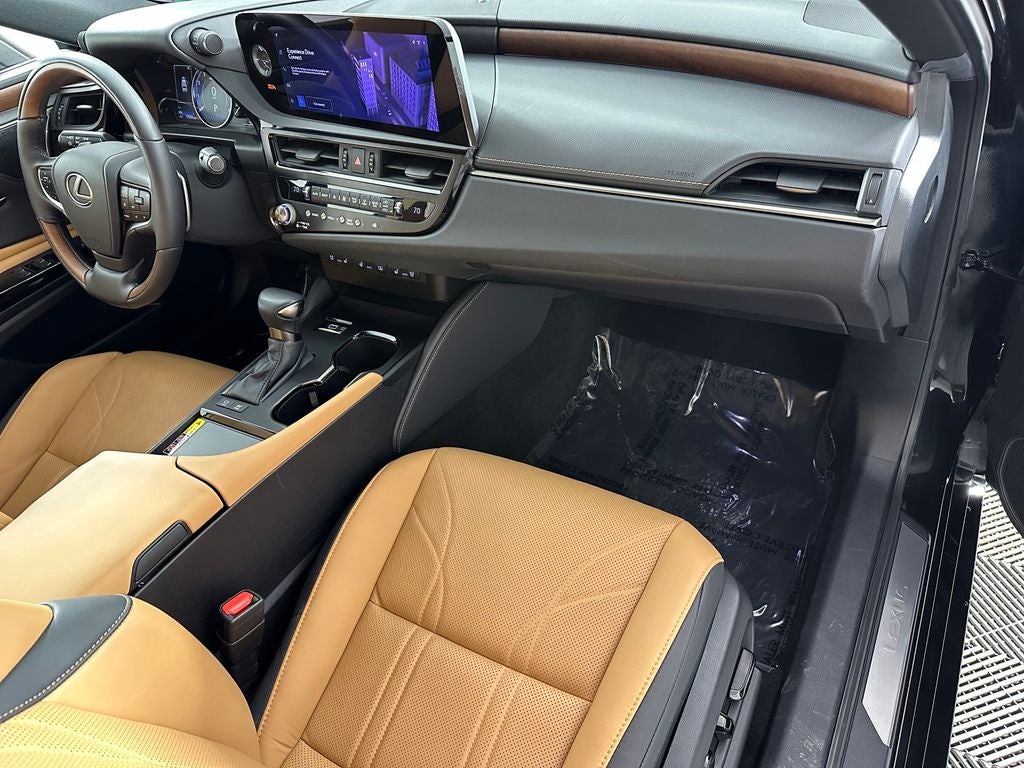 2024 Lexus ES 300h Ultra Luxury