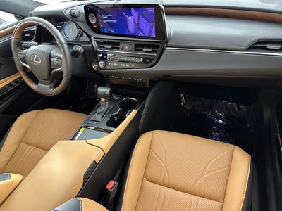2024 Lexus ES 300h Ultra Luxury