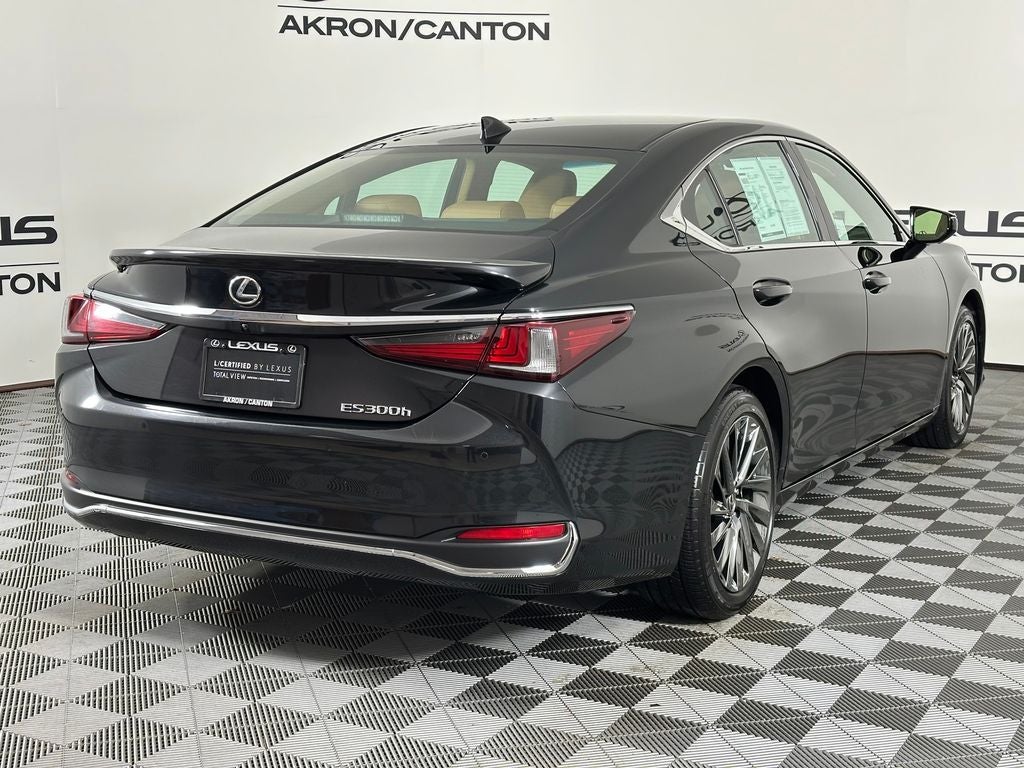 2024 Lexus ES 300h Ultra Luxury
