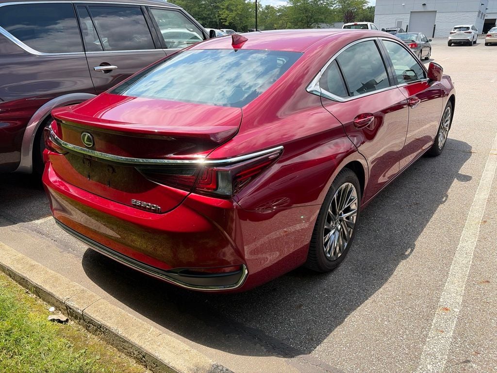 2025 Lexus ES 300h Ultra Luxury