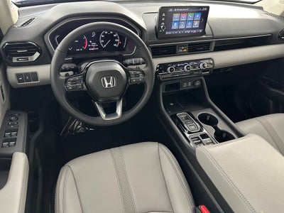 2025 Honda Pilot Touring 8 Passenger
