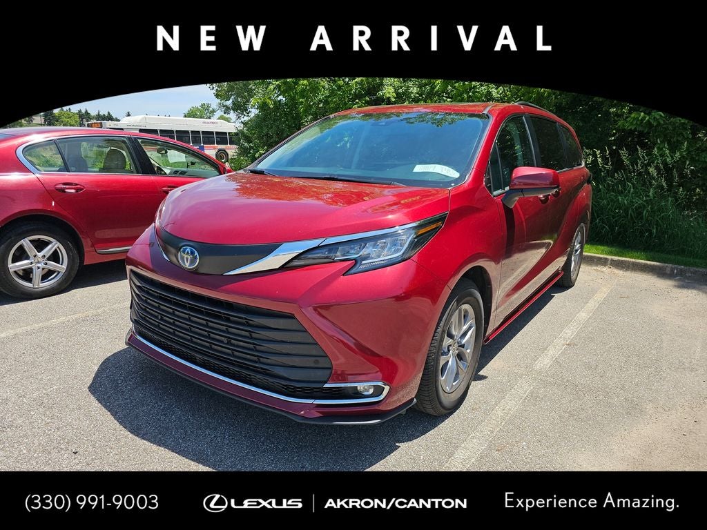 2023 Toyota Sienna XLE 8 Passenger