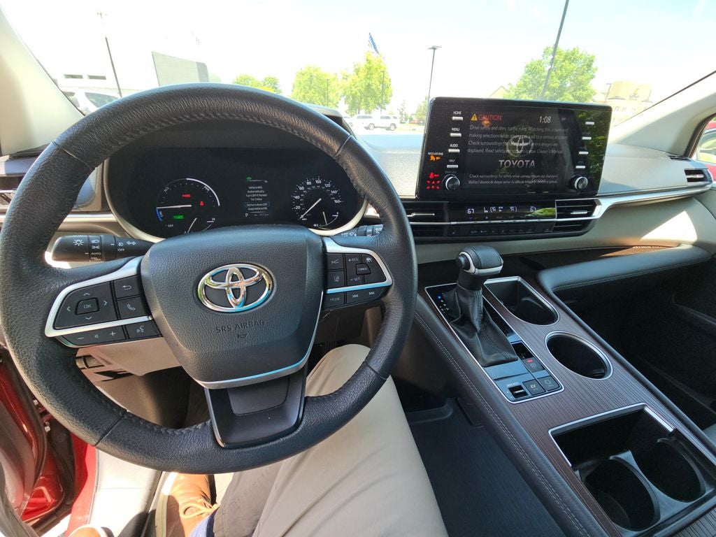 2023 Toyota Sienna XLE 8 Passenger