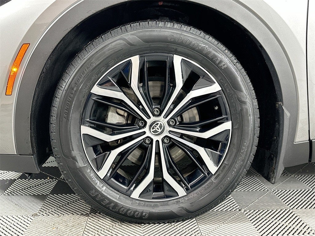 2023 Toyota Crown XLE