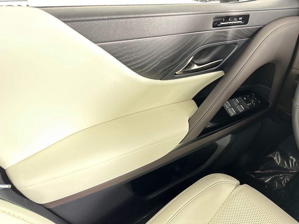 2025 Lexus LX 600 Luxury