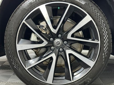 2018 Volvo XC90 T6 Momentum