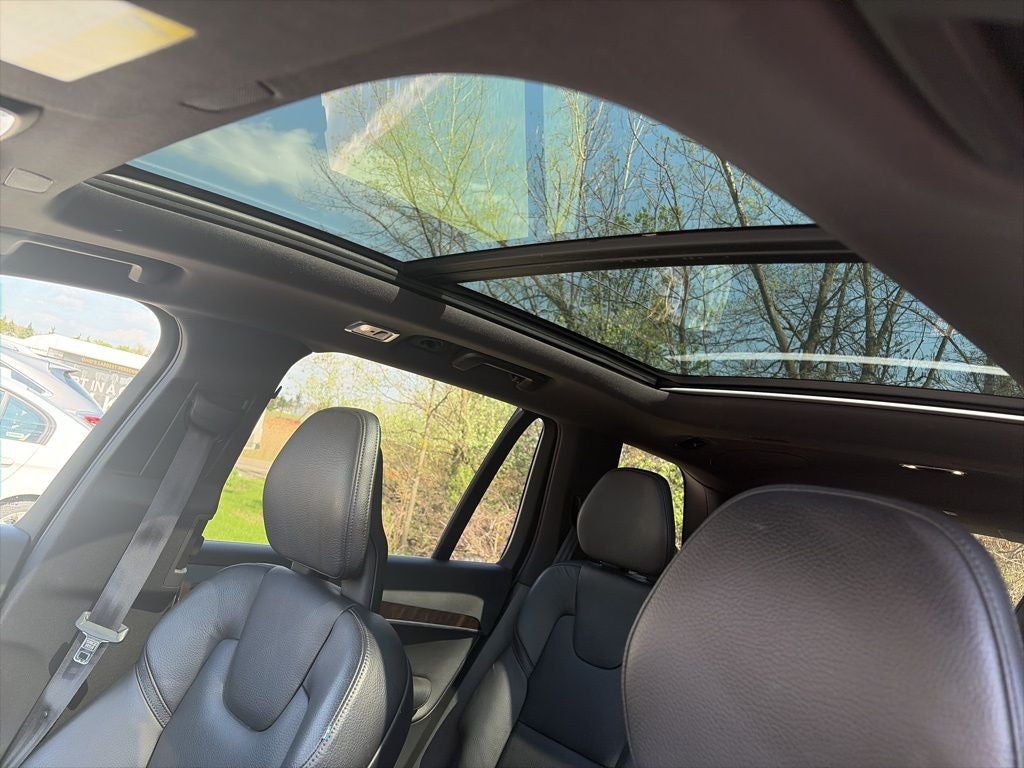 2018 Volvo XC90 T6 Momentum